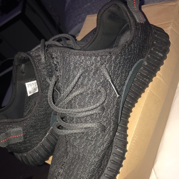 Black yeezys - Picture 2 of 5